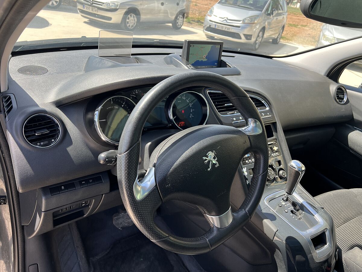 PEUGEOT 5008 ALLURE 1.6 HDI AUTO SPANISH LHD IN SPAIN 84000 MILES 7 SEATS 2015