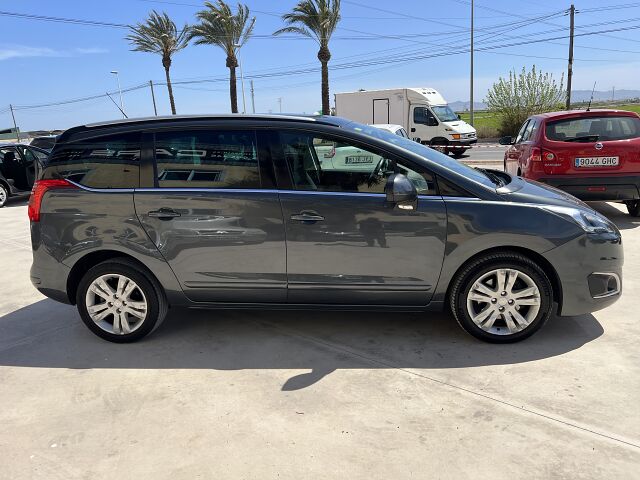 PEUGEOT 5008 ALLURE 1.6 HDI AUTO SPANISH LHD IN SPAIN 84000 MILES 7 SEATS 2015