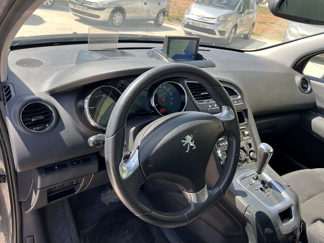 PEUGEOT 5008 ALLURE 1.6 HDI AUTO SPANISH LHD IN SPAIN 84000 MILES 7 SEATS 2015