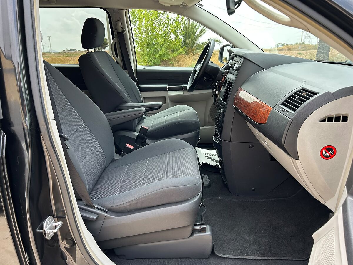 CHRYSLER GRAND VOYAGER LX 2.8 CRDI AUTO SPANISH LHD IN SPAIN 116000 MILES 2008