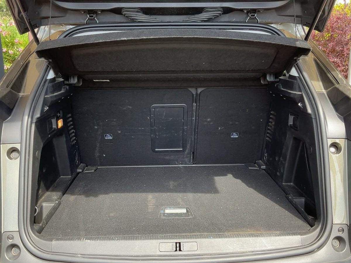 COMING SOON PEUGEOT 3008 ALLURE 1.2 E-THP AUTO SPANISH LHD IN SPAIN 95000 MILES SUPERB 2018
