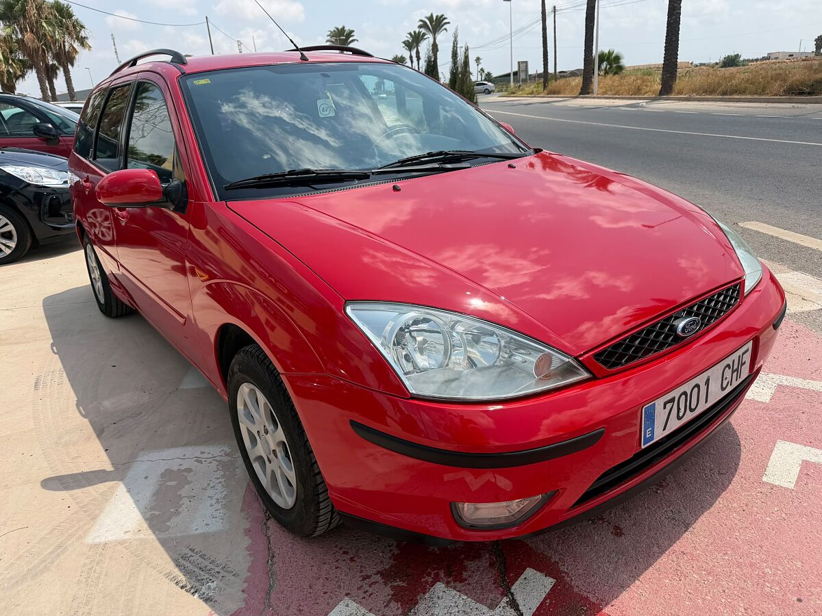 FORD FOCUS GHIA ESTATE 1.6 PETROL SPANISH LHD IN SPAIN 101000 MILES SUPERB 2003