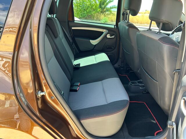 DACIA DUSTER LAUREATE 1.5 DCI SPANISH LHD IN SPAIN 29000 MILES SUPERB 2014