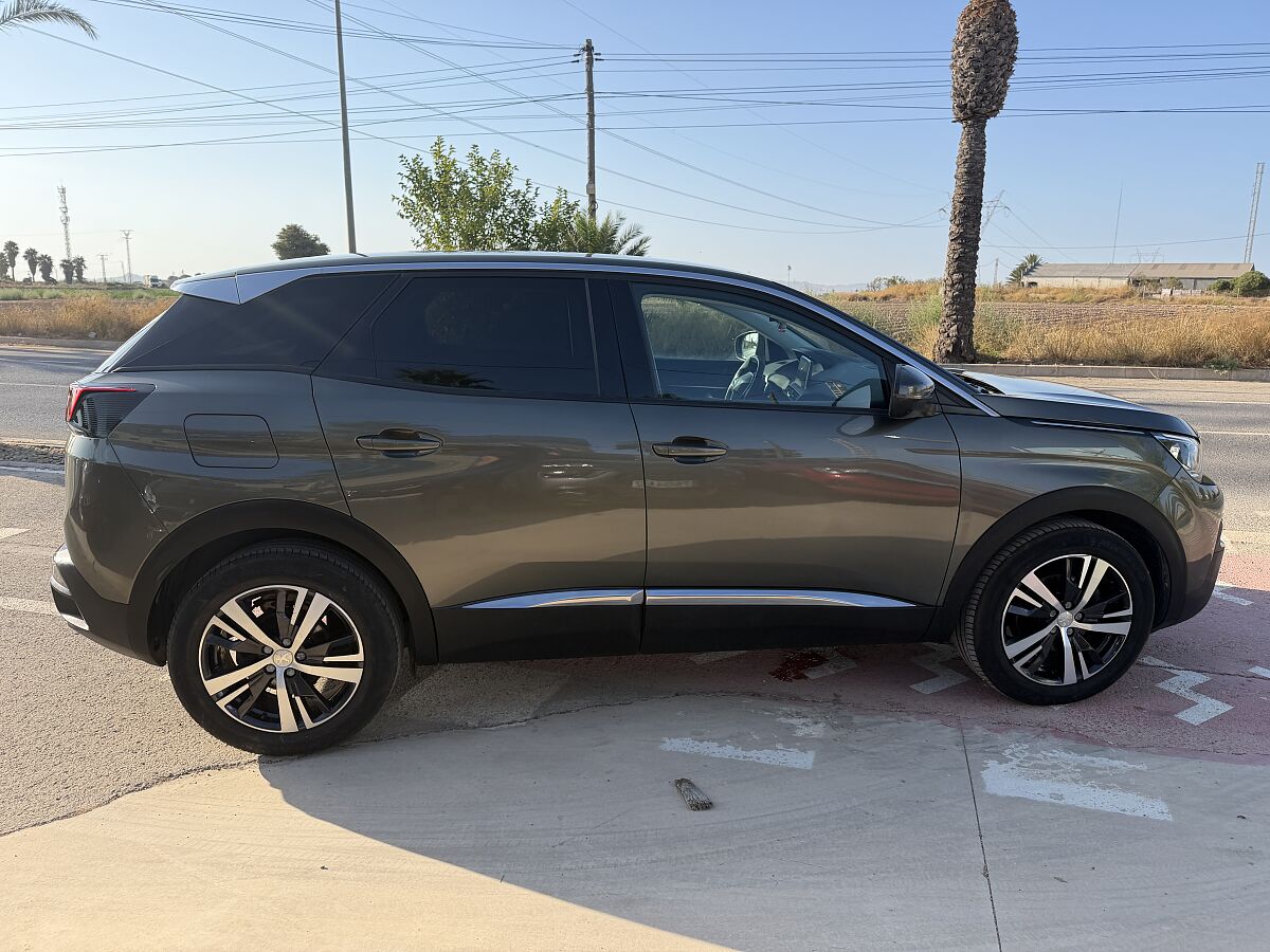 PEUGEOT 3008 ALLURE 1.2 E-THP AUTO SPANISH LHD IN SPAIN 62000 MILES SUPER 2017