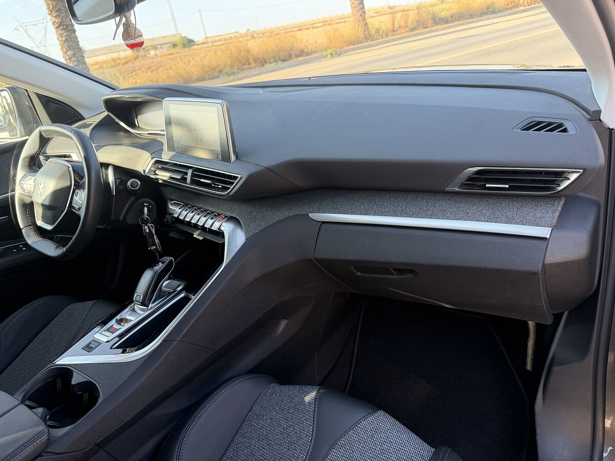 PEUGEOT 3008 ALLURE 1.2 E-THP AUTO SPANISH LHD IN SPAIN 62000 MILES SUPER 2017