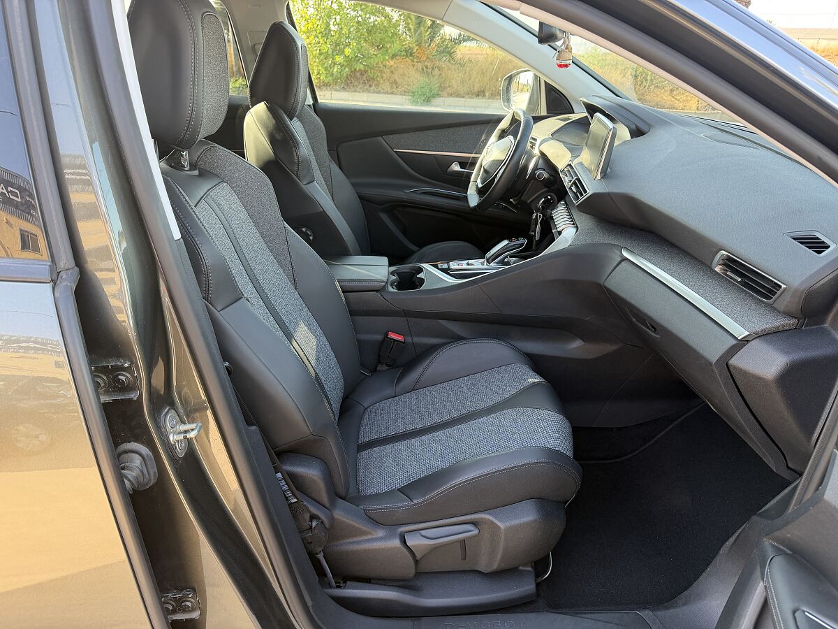 PEUGEOT 3008 ALLURE 1.2 E-THP AUTO SPANISH LHD IN SPAIN 62000 MILES SUPER 2017