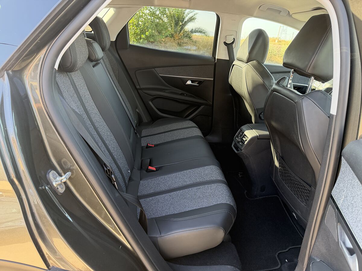 PEUGEOT 3008 ALLURE 1.2 E-THP AUTO SPANISH LHD IN SPAIN 62000 MILES SUPER 2017