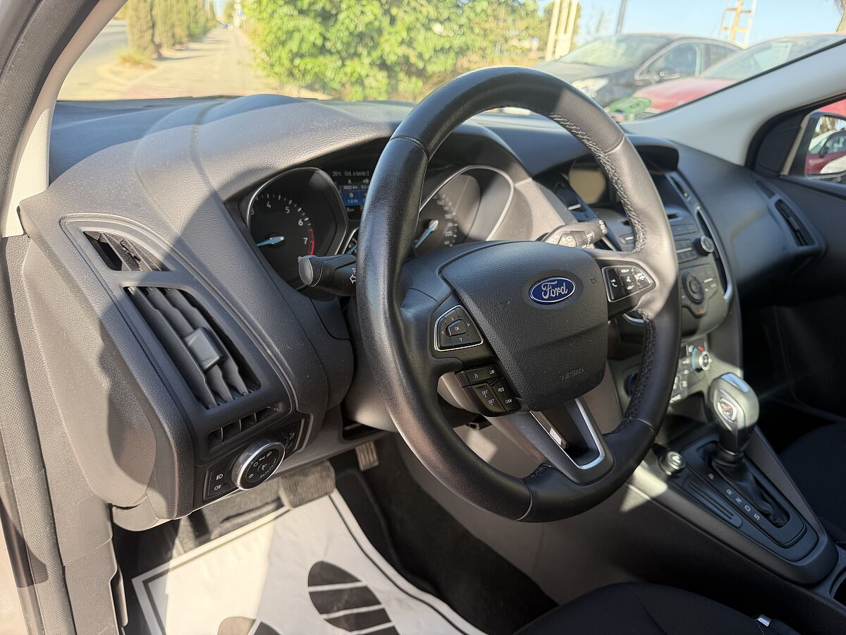 FORD FOCUS TREND PLUS 1.6 TI-VCT AUTO SPANISH LHD IN SPAIN 71000 MILES FFSH 2016