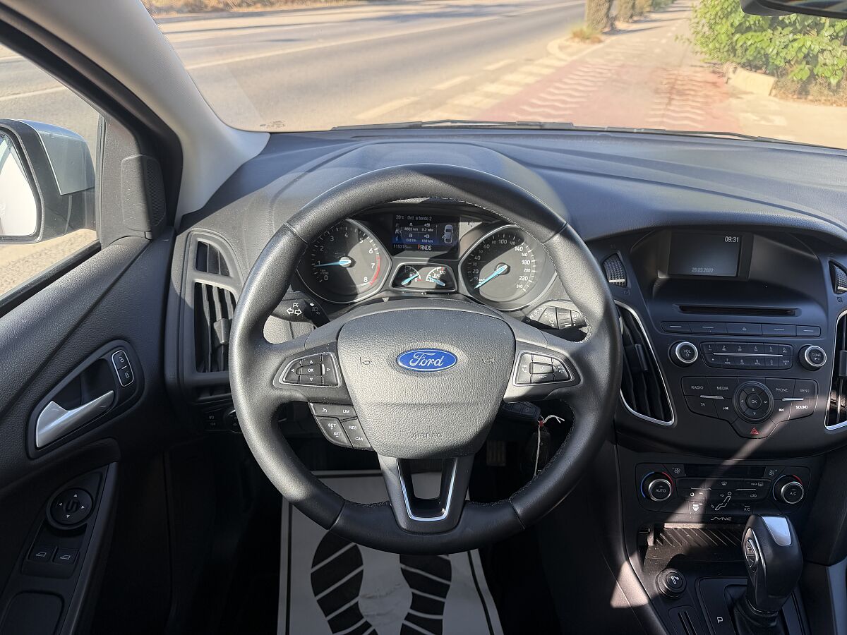 FORD FOCUS TREND PLUS 1.6 TI-VCT AUTO SPANISH LHD IN SPAIN 71000 MILES FFSH 2016