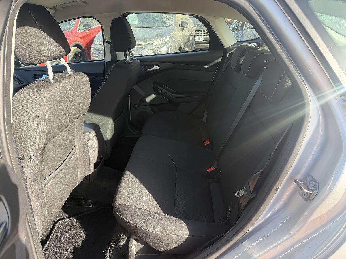 FORD FOCUS TREND PLUS 1.6 TI-VCT AUTO SPANISH LHD IN SPAIN 71000 MILES FFSH 2016