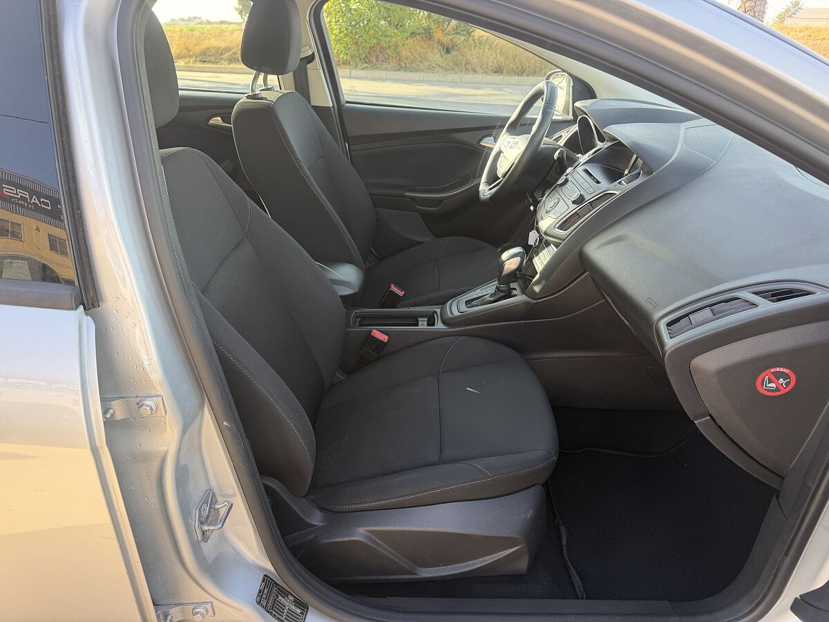 FORD FOCUS TREND PLUS 1.6 TI-VCT AUTO SPANISH LHD IN SPAIN 71000 MILES FFSH 2016