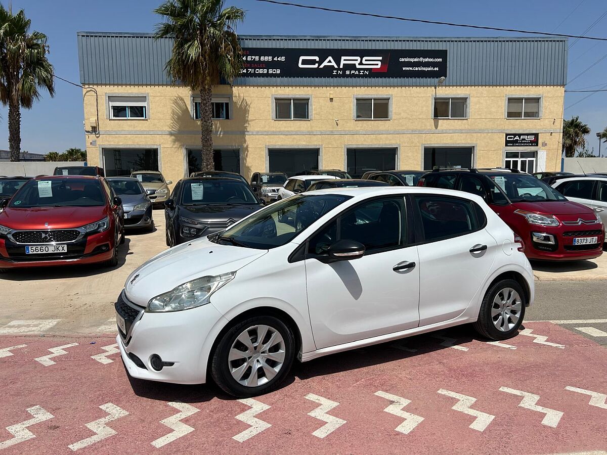 PEUGEOT 208 ACTIVE 1.4 HDI MANUAL SPANISH LHD IN SPAIN 142000 MILES SUPERB 2013