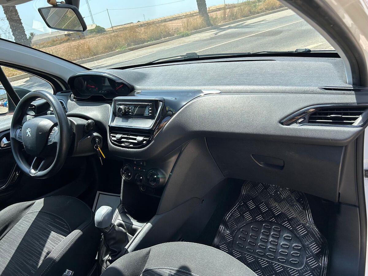 PEUGEOT 208 ACTIVE 1.4 HDI MANUAL SPANISH LHD IN SPAIN 142000 MILES SUPERB 2013