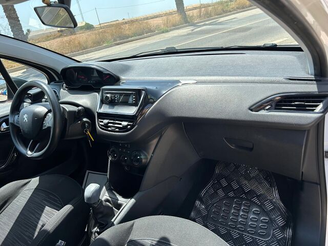 PEUGEOT 208 ACTIVE 1.4 HDI MANUAL SPANISH LHD IN SPAIN 142000 MILES SUPERB 2013