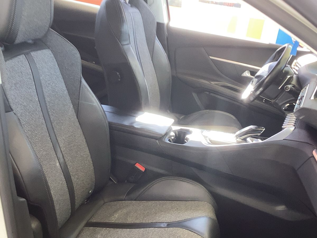 COMING SOON PEUGEOT 3008 ALLURE 1.2 E-THP AUTO SPANISH LHD IN SPAIN 91000 MILES SUPERB 2018