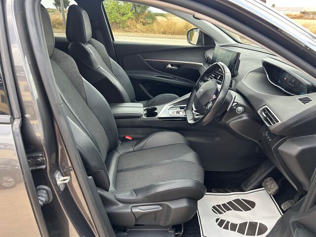 PEUGEOT 3008 ALLURE 1.6 PHEV AUTO UK RHD IN SPAIN ONLY 70000 MILES SUPERB 2021