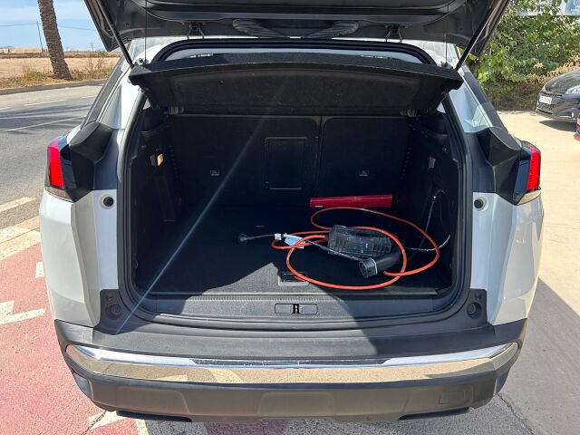 PEUGEOT 3008 ALLURE 1.6 PHEV AUTO SPANISH LHD IN SPAIN 83000 MILES SUPERB 2020