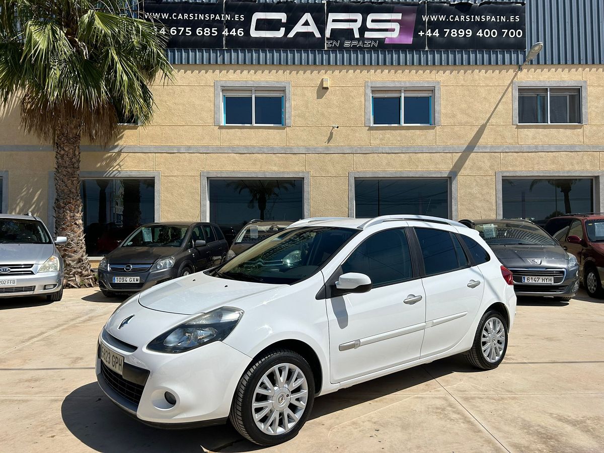 RENAULT CLIO ESTATE PRIVILEGE 1.6 AUTO SPANISH LHD IN SPAIN 113000 MILES 2009