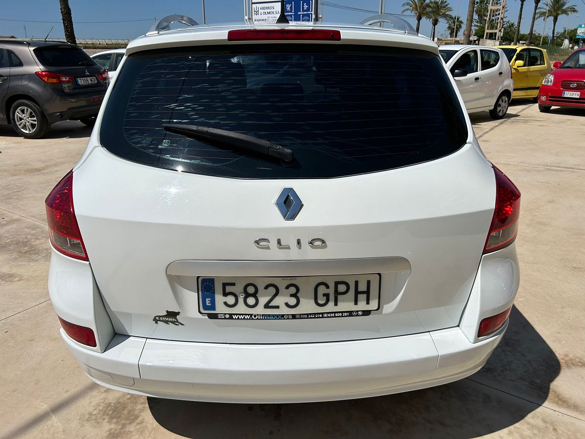 RENAULT CLIO ESTATE PRIVILEGE 1.6 AUTO SPANISH LHD IN SPAIN 113000 MILES 2009