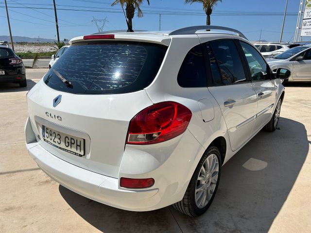 RENAULT CLIO ESTATE PRIVILEGE 1.6 AUTO SPANISH LHD IN SPAIN 113000 MILES 2009