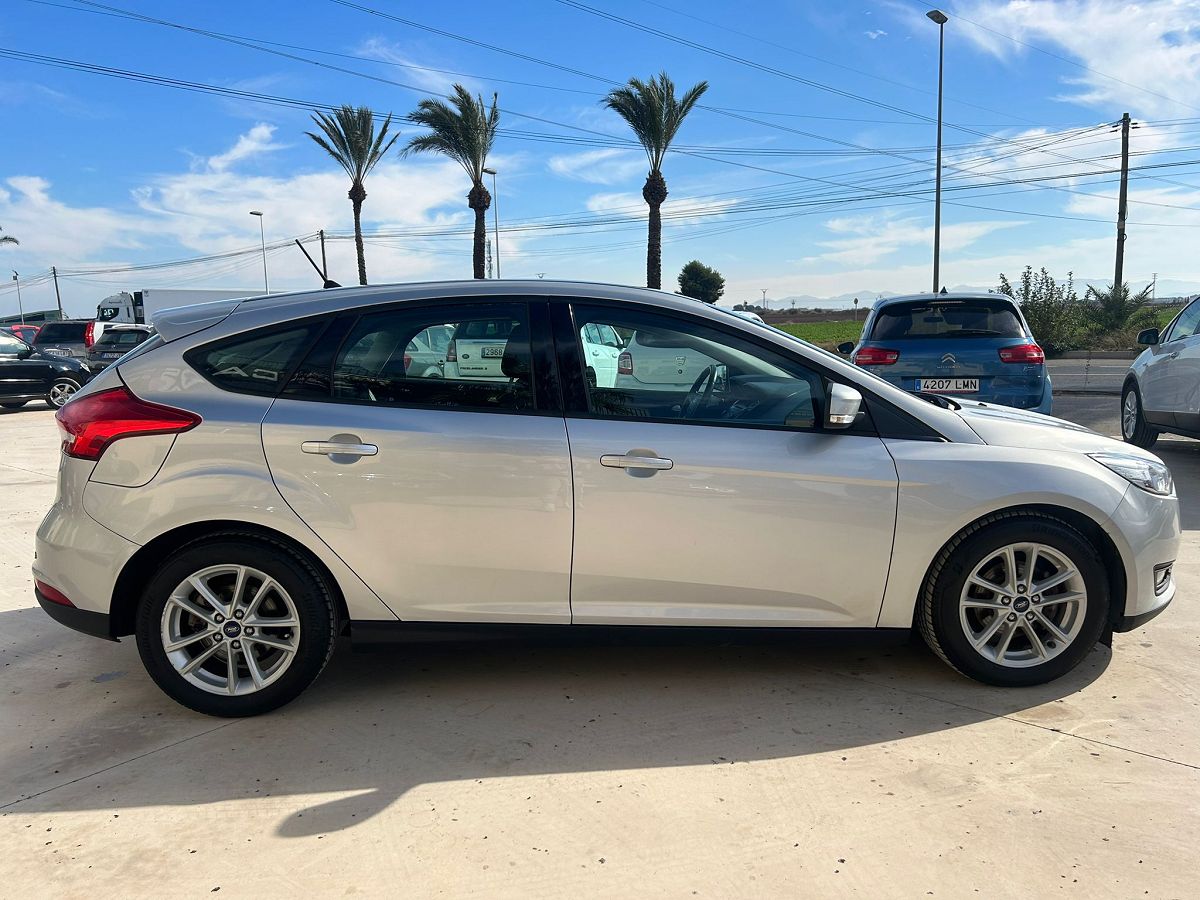 FORD FOCUS TREND PLUS 1.6 TI-VCT AUTO SPANISH LHD IN SPAIN 65000 MILES 2017