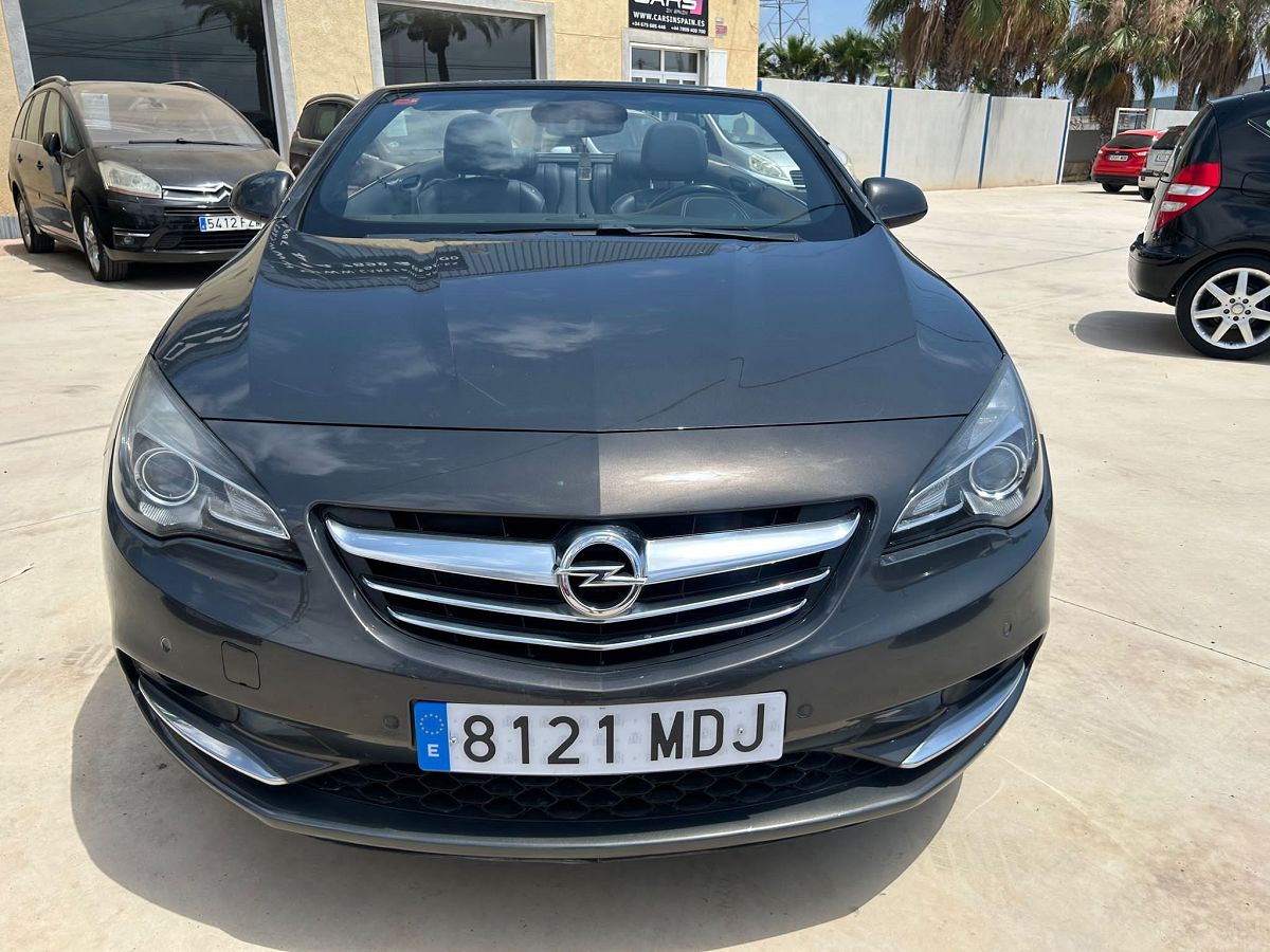 OPEL CASCADA INNOVATION 1.4 CONVERTIBLE SPANISH LHD IN SPAIN 96000 MILES 2013