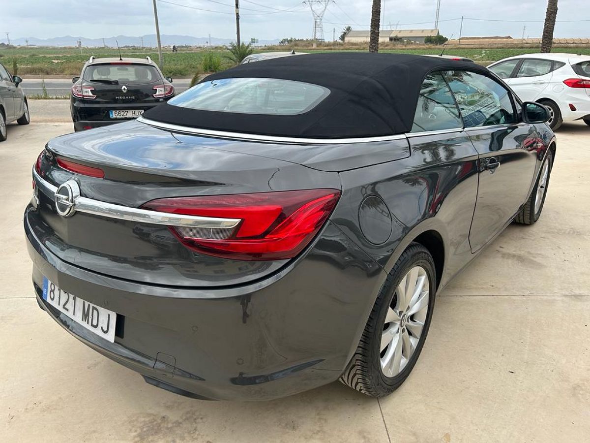 OPEL CASCADA INNOVATION 1.4 CONVERTIBLE SPANISH LHD IN SPAIN 96000 MILES 2013