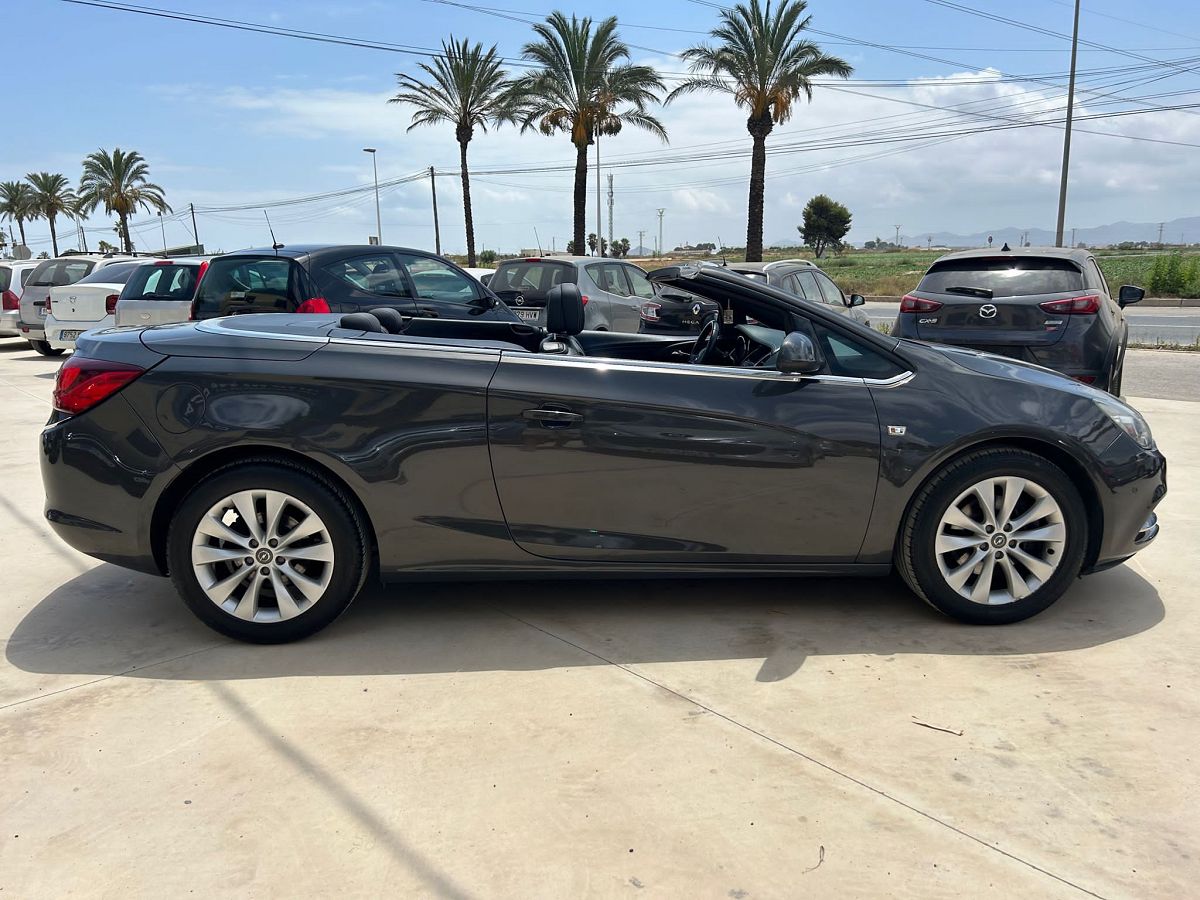 OPEL CASCADA INNOVATION 1.4 CONVERTIBLE SPANISH LHD IN SPAIN 96000 MILES 2013