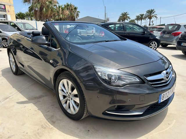 OPEL CASCADA INNOVATION 1.4 CONVERTIBLE SPANISH LHD IN SPAIN 96000 MILES 2013