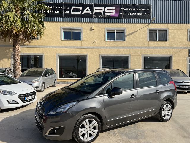PEUGEOT 5008 STYLE 1.6 E-HDI AUTO SPANISH LHD IN SPAIN 109K 7 SEATS SUPERB 2014