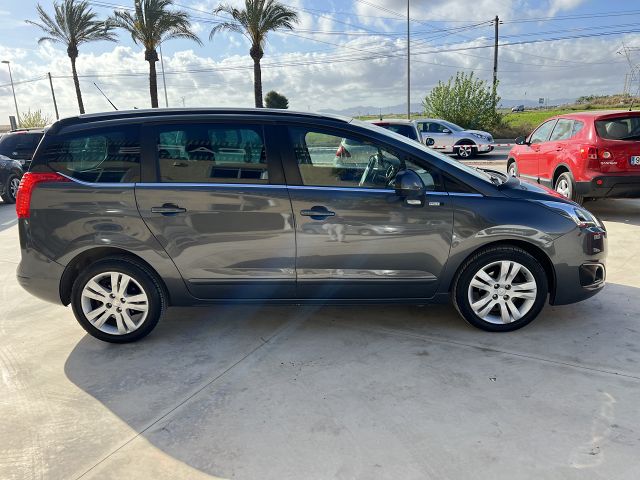 PEUGEOT 5008 STYLE 1.6 E-HDI AUTO SPANISH LHD IN SPAIN 109K 7 SEATS SUPERB 2014