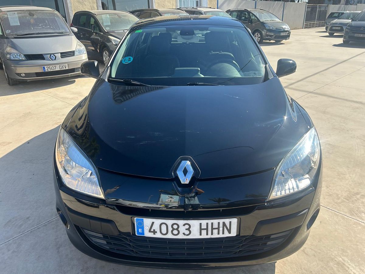 RENAULT MEGANE DYNAMIQUE 2.0 AUTO SPANISH LHD IN SPAIN 89000 MILES 1 OWNER 2011