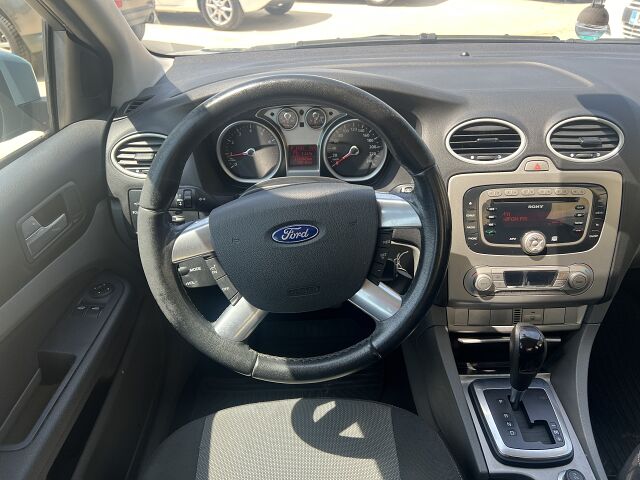 FORD FOCUS TREND 1.6 AUTO SALOON SPANISH LHD IN SPAIN 118000 MILES SUPER 2008