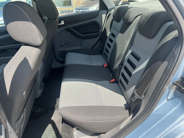 FORD FOCUS TREND 1.6 AUTO SALOON SPANISH LHD IN SPAIN 118000 MILES SUPER 2008