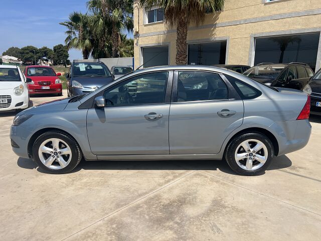 FORD FOCUS TREND 1.6 AUTO SALOON SPANISH LHD IN SPAIN 118000 MILES SUPER 2008