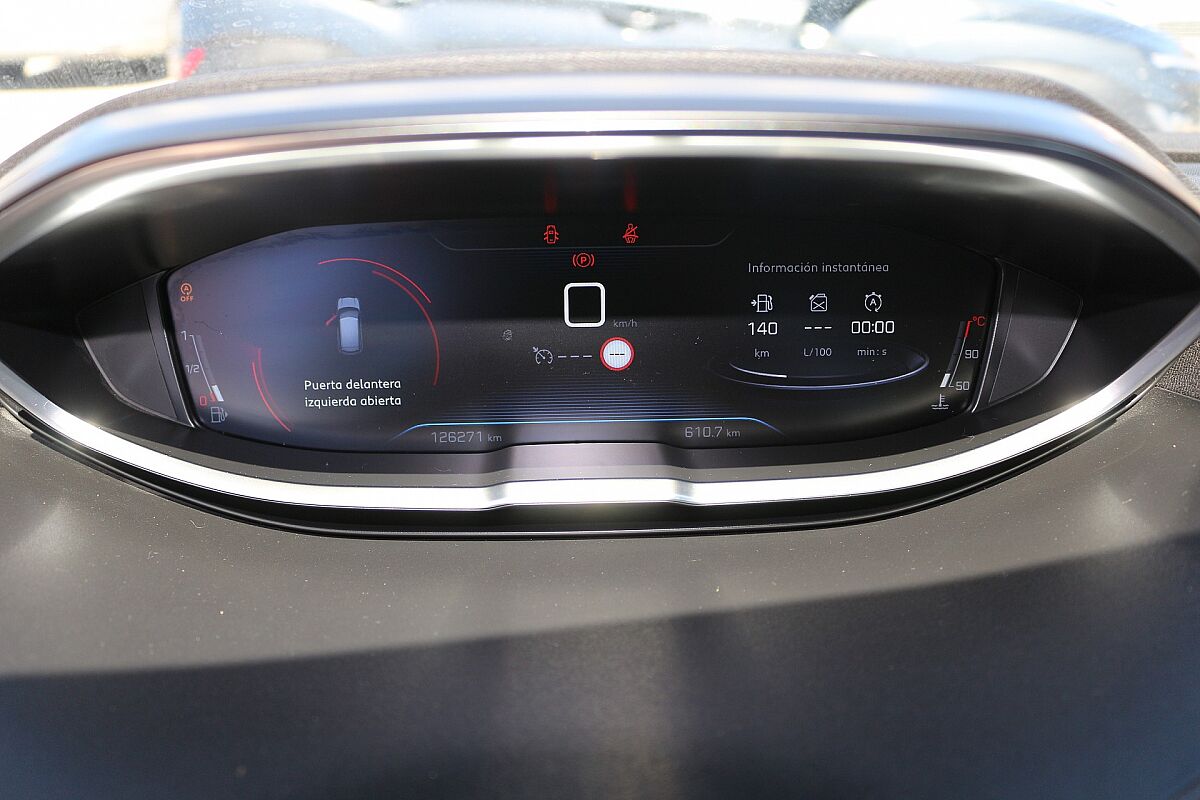 PEUGEOT 3008 ACTIVE 1.2 E-THP MANUAL SPANISH LHD IN SPAIN 78000 MILES SUPER 2019