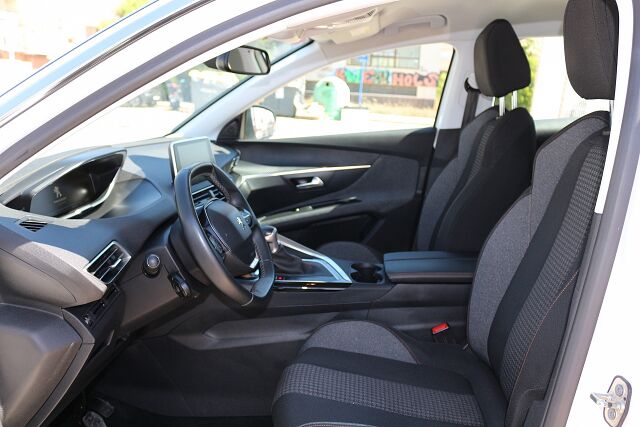 PEUGEOT 3008 ACTIVE 1.2 E-THP MANUAL SPANISH LHD IN SPAIN 78000 MILES SUPER 2019