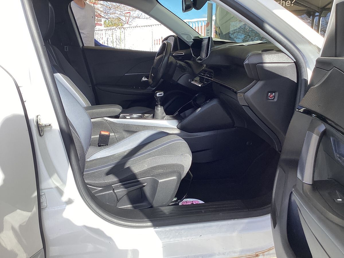 PEUGEOT 2008 ALLURE 1.2 MANUAL SPANISH LHD IN SPAIN ONLY 35000 MILES SUPERB 2020