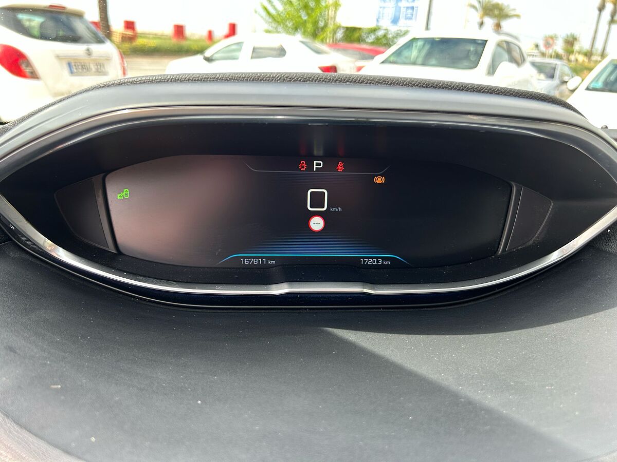 PEUGEOT 3008 ALLURE 1.5 HDI AUTO SPANISH LHD IN SPAIN 104000 MILES SUPER 2018