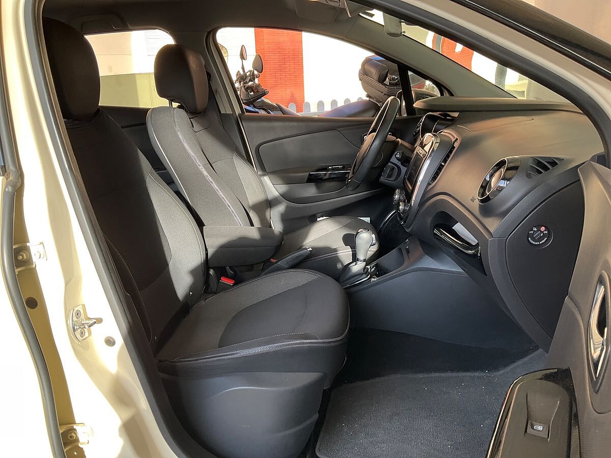 RENAULT CAPTUR ZEN 1.2 TCE AUTO SPANISH LHD IN SPAIN 57000 MILES SUPERB 2013